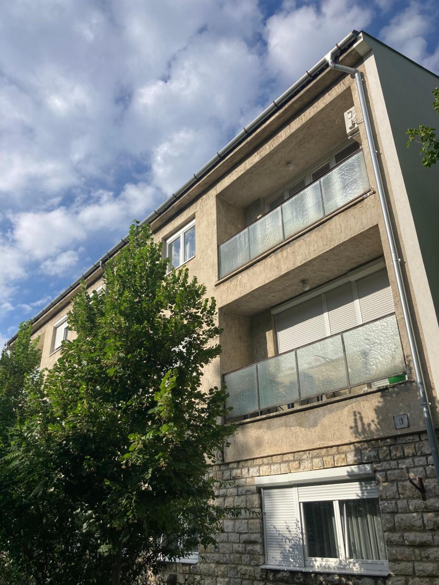 Oazis Apartman Veszprem Bagian luar foto